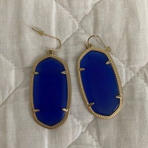 Danielle Kendra Scott earrings in gold / cobalt.